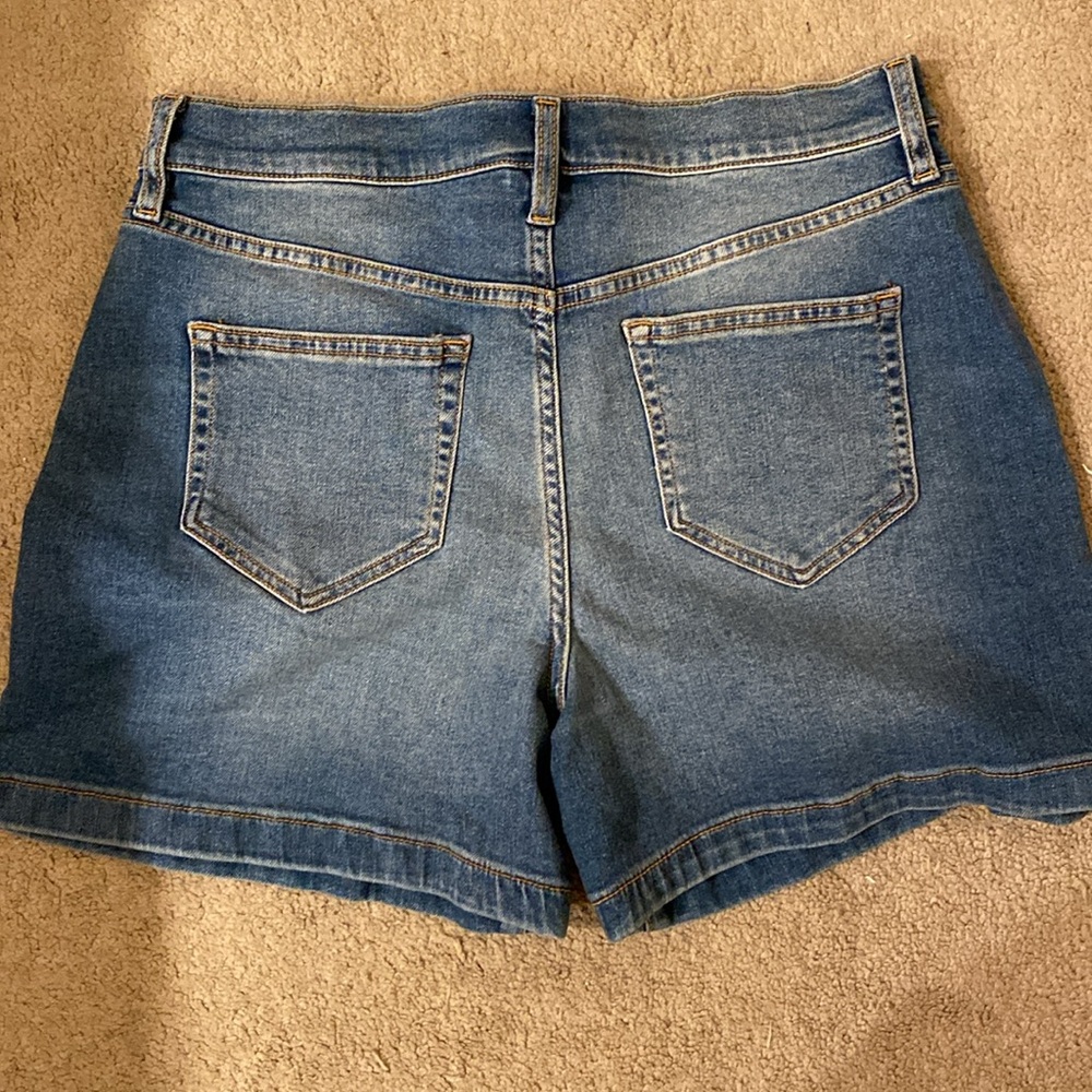 Lands’ End Jean Shorts - Picture 2 of 2